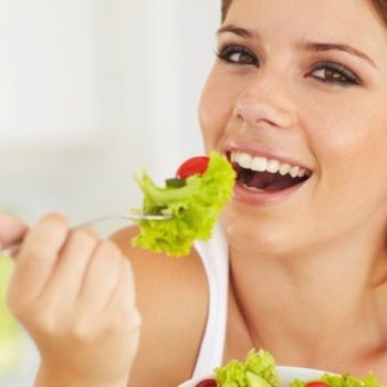 Mulher Comendo Salada, Coma Saudável