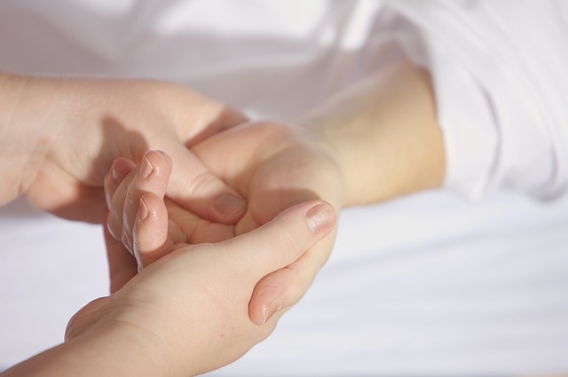 Artrite Reumatoide: Causas, Sintomas e Tratamentos