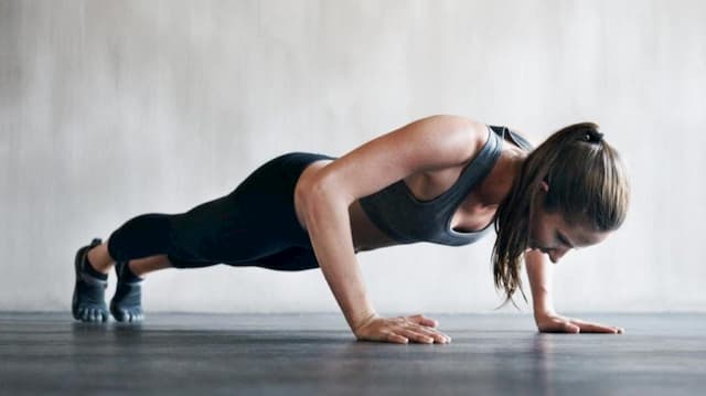Calistenia – Exercícios com o próprio peso do corpo para melhorar a flexibilidade, a resistência muscular e a força