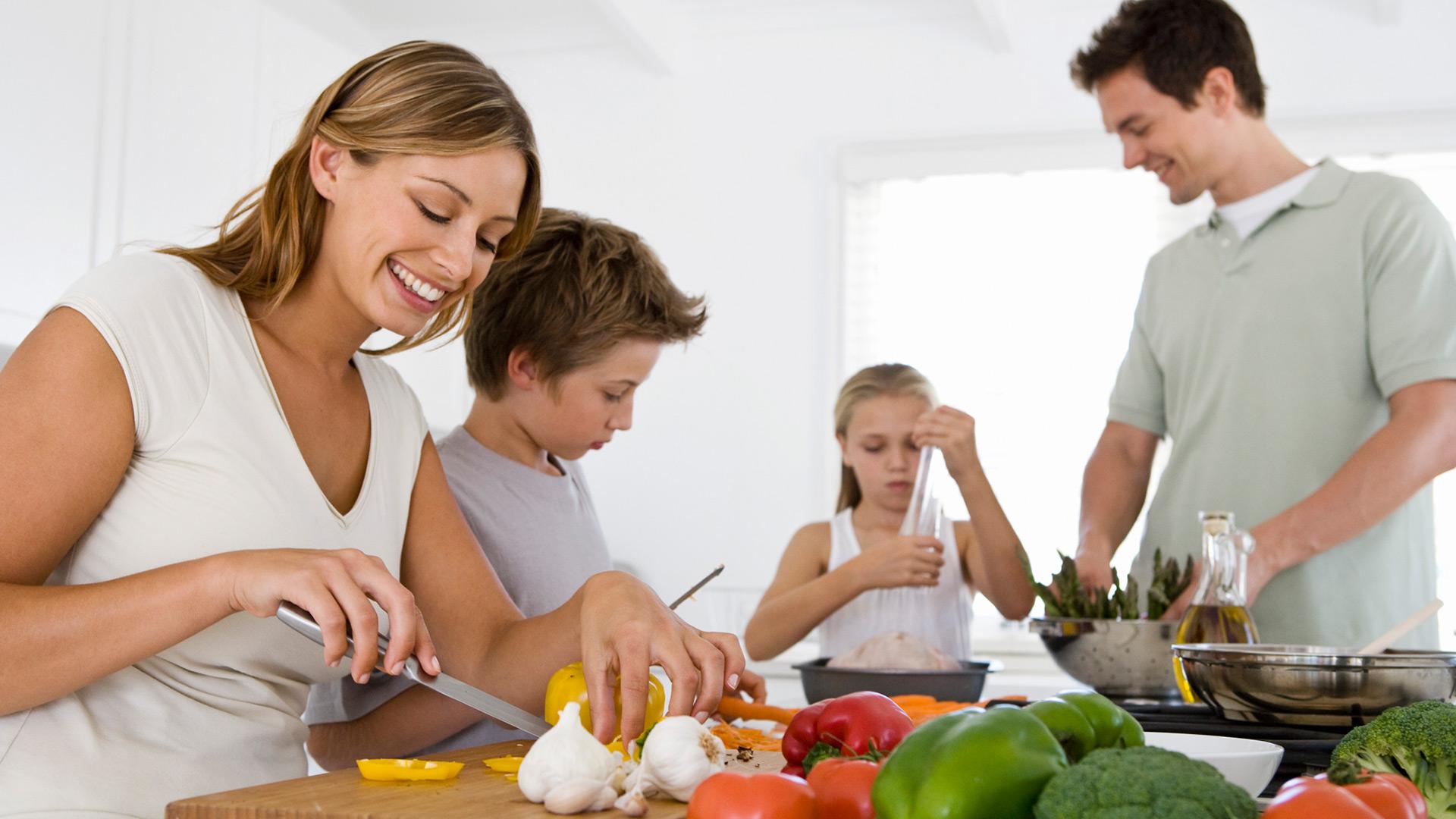 Relações familiares saudáveis beneficiam a saúde em geral.